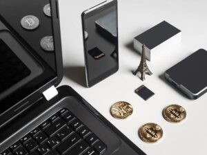 Porównanie usług kurierskich na tle paczek i mapy dostaw